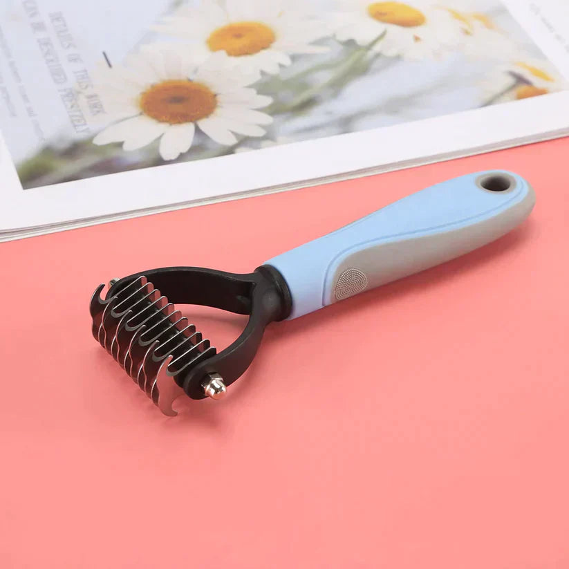 FurEase™ – The Ultimate Pet Grooming Brush