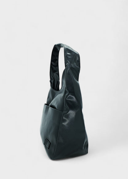 Sac à bandoulière en cuir vegan Aveline™ – Spacieux, léger et chic